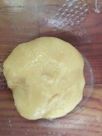 自制酥皮五仁月饼做法图解2)