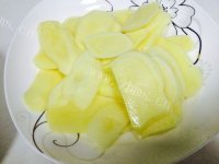 美味干豆腐炖土豆做法图解2)