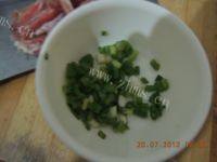 家常菜白菜梗炒肉做法图解6)