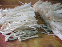 家常菜金针菇培根卷做法图解2)
