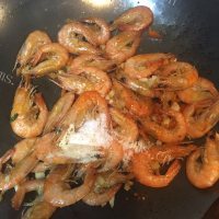 色香味俱全的椒盐虾做法图解7)
