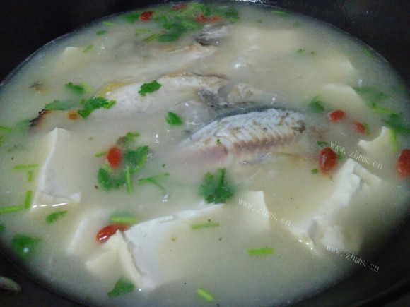特色美食鲫鱼豆腐汤