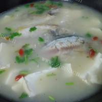 特色美食鲫鱼豆腐汤