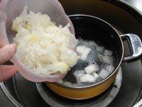 风味银耳雪梨糖水做法图解7)