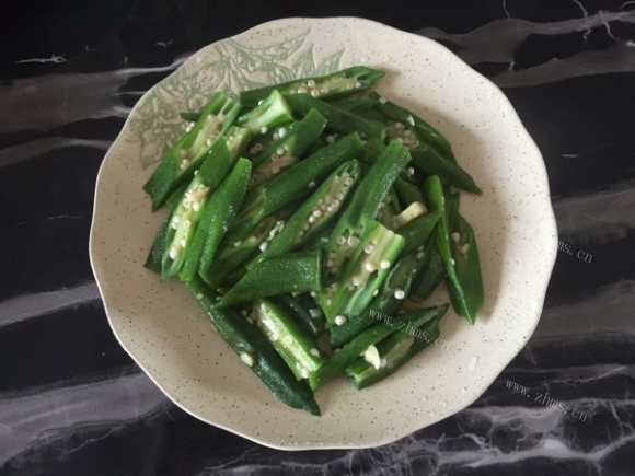 五味俱全的炒秋葵