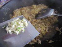 家常菜五花肉炖酸菜做法图解11)