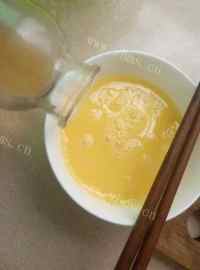 清脆爽口的苦瓜炒蛋做法图解5)
