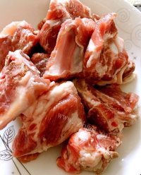 美味的红枣山药排骨汤做法图解1)