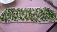 自制葱香花卷做法图解4)