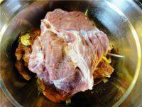 香煎猪颈肉做法图解6)