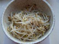 DIY酸辣绿豆芽做法图解1)