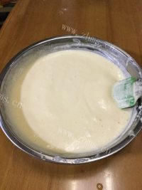 自制蔓越莓戚风蛋糕做法图解22)