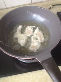 美味的糖醋里脊做法图解3)