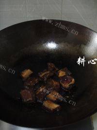 家常菜南瓜焖排骨做法图解5)
