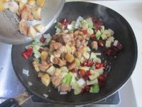 美味的宫保杏鲍菇鸡丁做法图解9)
