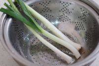 美美厨房之芹菜炒牛肉做法图解4)