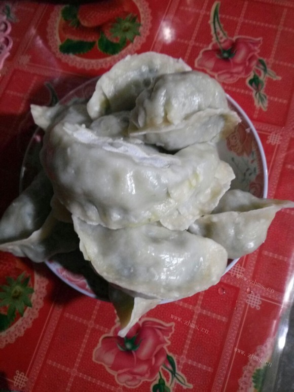 喷香的韭菜馅包子