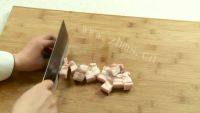 茄子粉皮炖五花肉做法图解1)