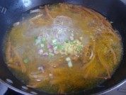 美味的金针瘦肉粉丝汤