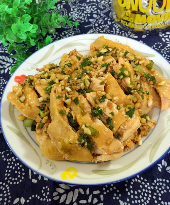 美味佳肴般的葱油白切鸡