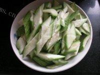 健康美食之丝瓜炒蛋做法图解1)