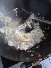 好吃的豌豆粒蛋炒饭做法图解5)