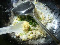 自己做的香菇鸡蛋炒饭做法图解7)
