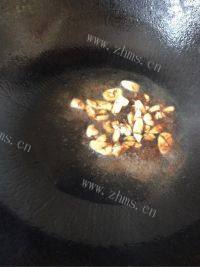 诱人的菜花炒肉做法图解2)
