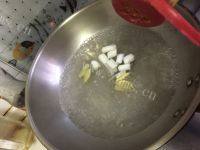 美味的白灼虾做法图解6)