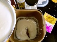 好吃酸奶豆沙面包做法图解2)