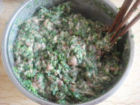 美味的荠菜鲜肉馄饨做法图解5)