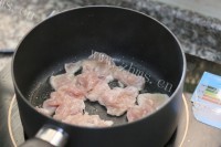 家常菜丝瓜炒肉片做法图解6)