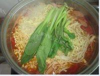 饱满的煮方便面