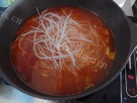 美味的茄汁土豆粉做法图解8)