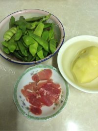 好吃的豆角炖土豆做法图解1)