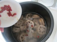 美味的莲藕排骨汤的做法图解九