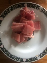家常菜角瓜炒肉做法图解2)