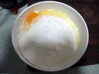 美味的香椿蛋饼做法图解3)