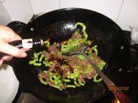 家常菜苦瓜炒牛肉做法图解7)