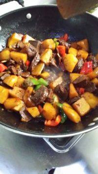 营养丰富的土豆炖牛肉