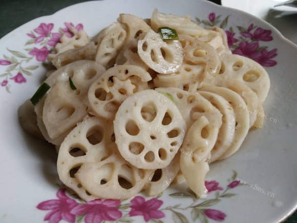 美味的清炒藕片