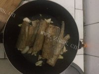 色味俱佳的糖醋带鱼做法图解7)