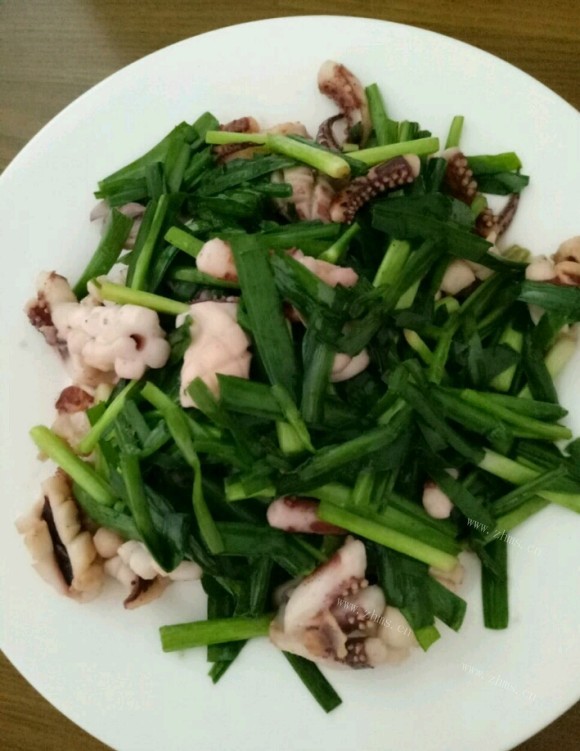 香气浓郁的韭菜炒鱿鱼