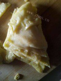美味的鸡蛋饼做法图解5)