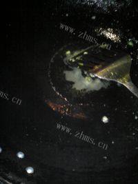 可口的韭菜炒蛋做法图解5)