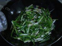 家常菜清炒水芹菜做法图解6)