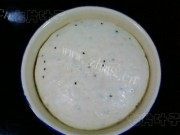 自制鲜奶高钙芝麻吐司做法图解3)