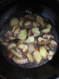 家常菜香菇炖土豆做法图解10)
