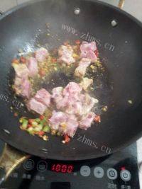 营养的土豆焖排骨做法图解3)