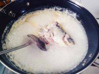 家常菜鱼头炖豆腐做法图解5)